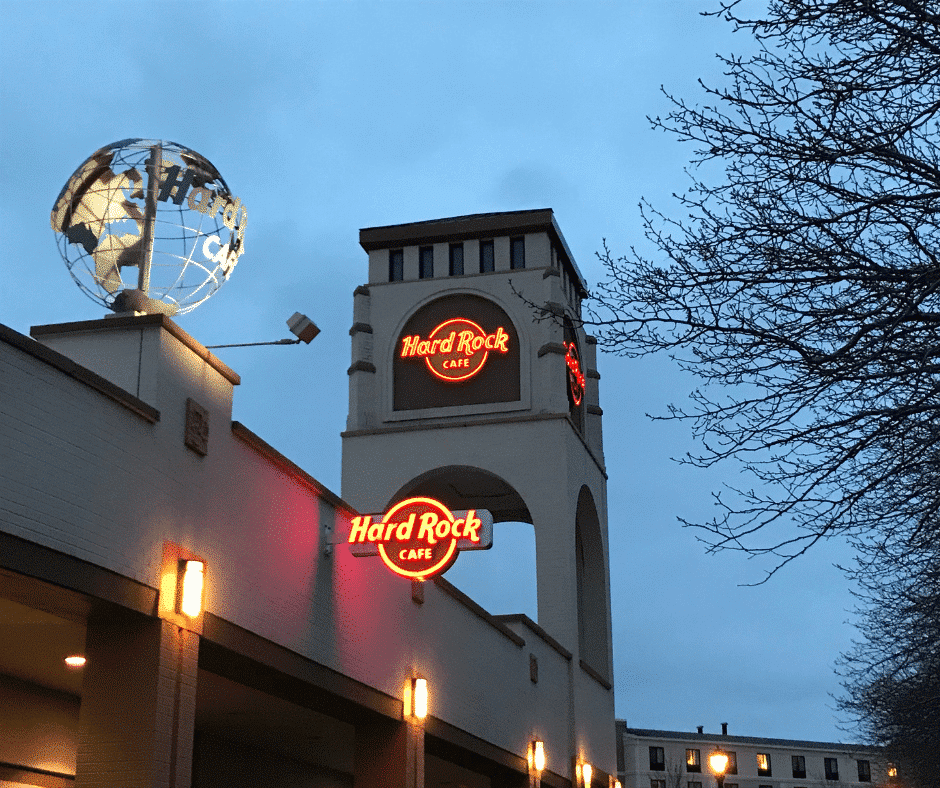 The Benefits of Faux Neon LED Lighting